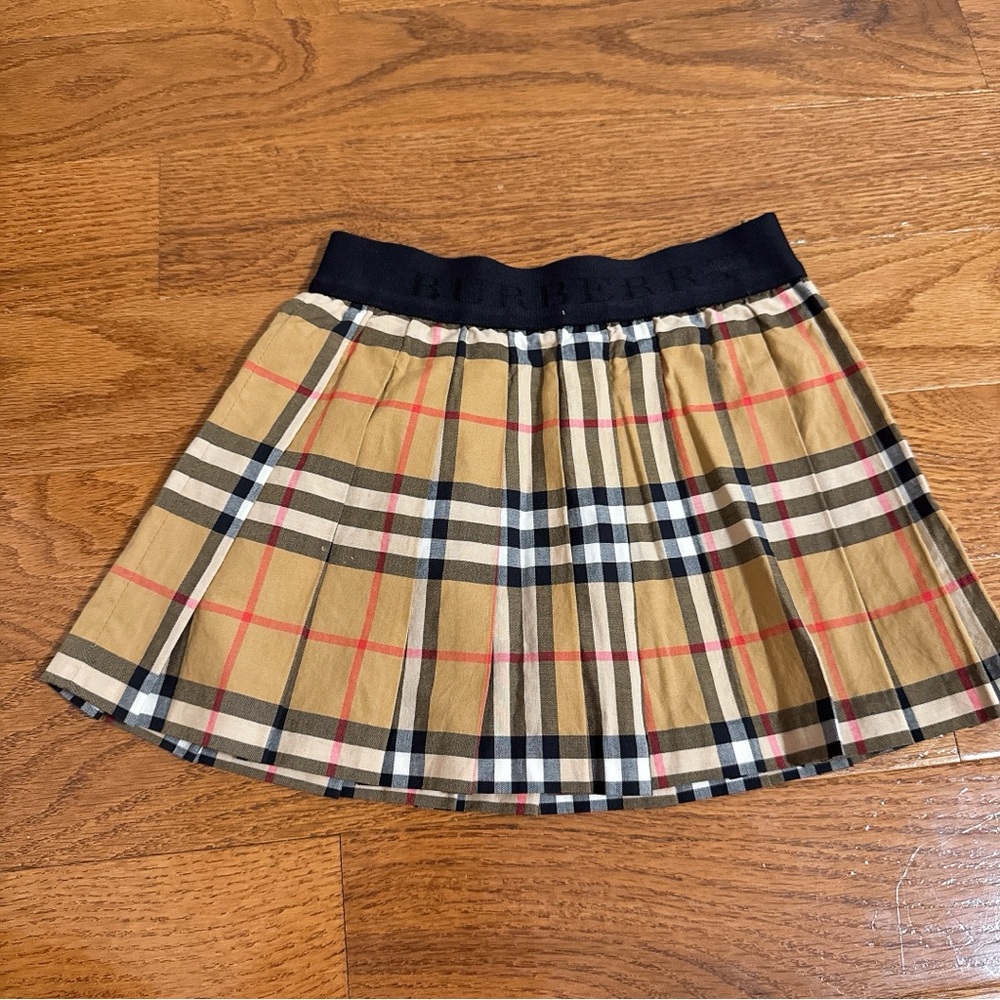 Burberry 💕 Pleated Skirt